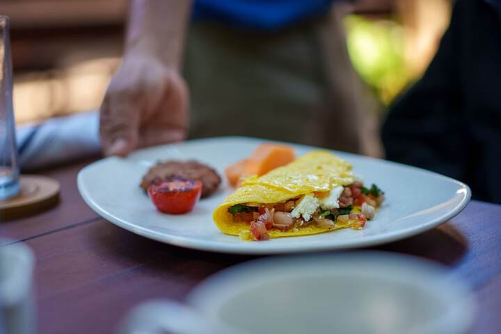 Breakfast/Coffee Service 98 of 132