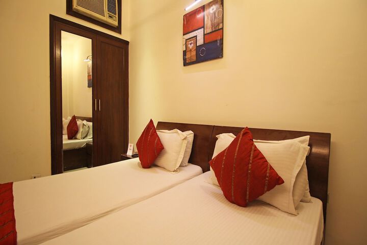Room 14 of 16