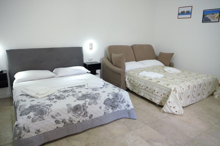 Room 10 of 71