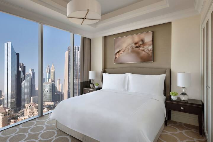 Room 32 of 198