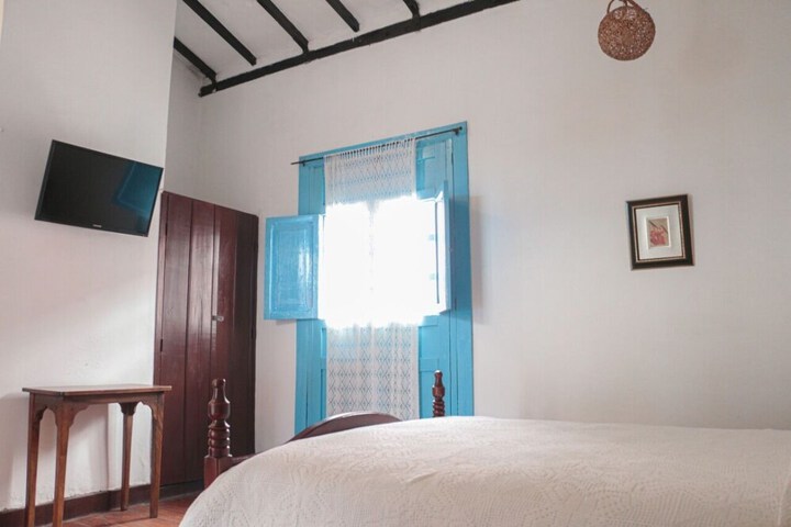 Room 16 of 33