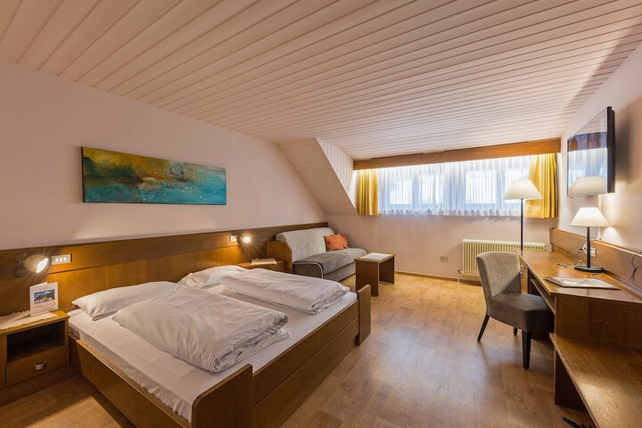 Room 10 of 38