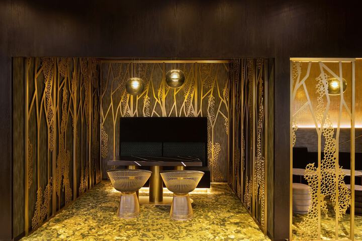 Lounge 114 of 129
