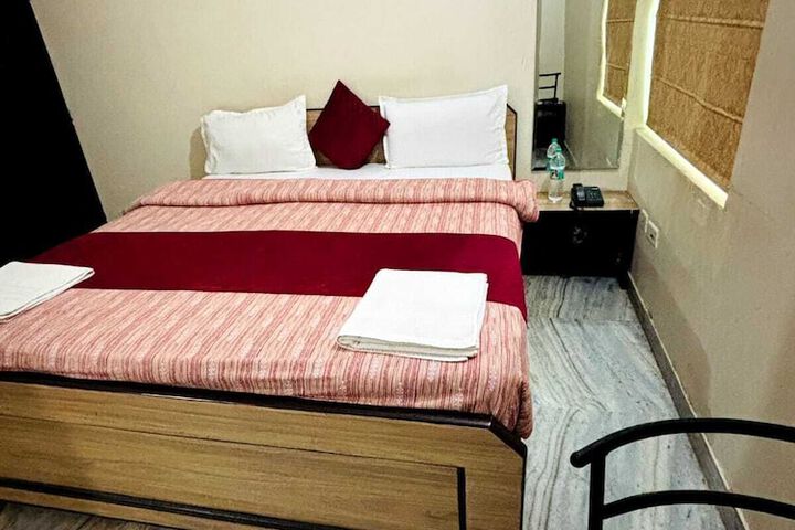 Room 25 of 60