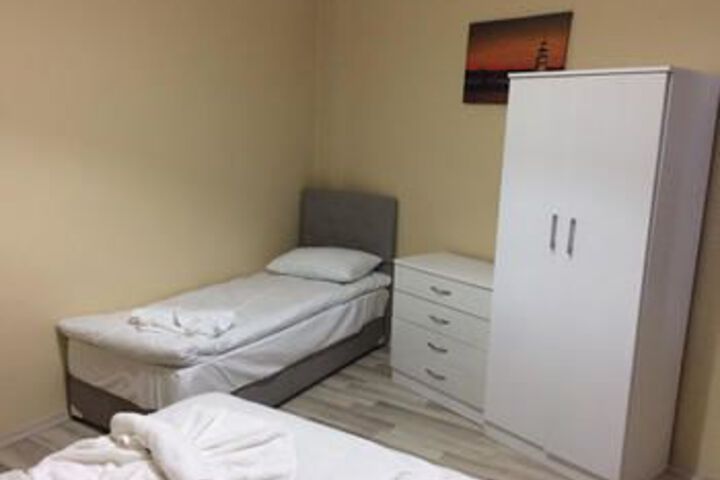 Room 8 of 18