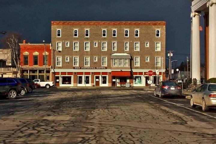 Old National Hotel