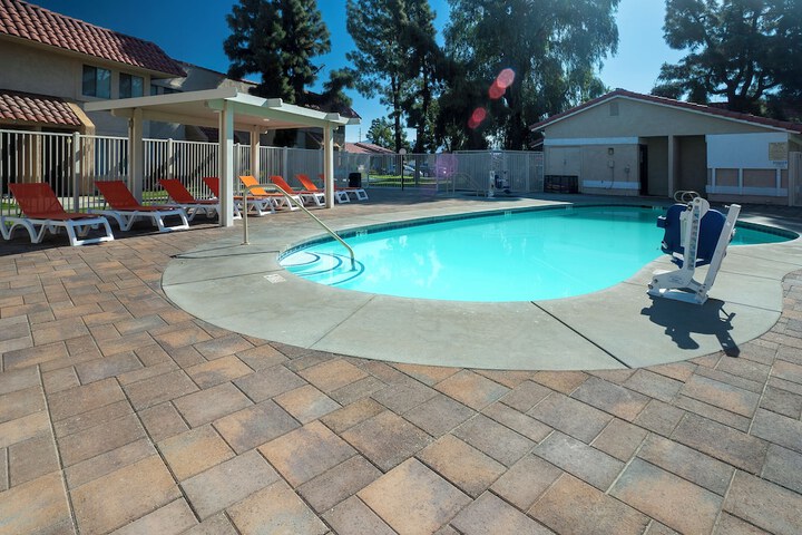 Hotel Pool