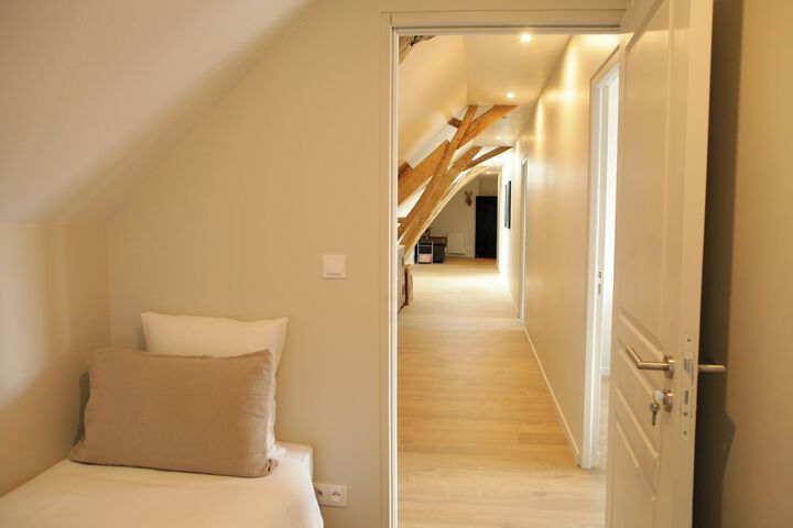 Room 12 of 21