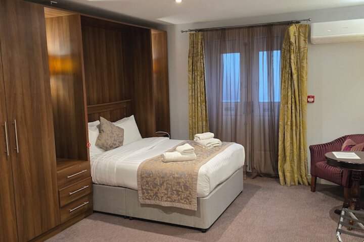 Room 45 of 137