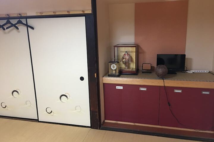 Room 6 of 29