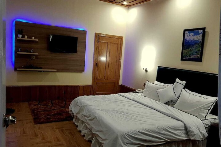 Room 15 of 27