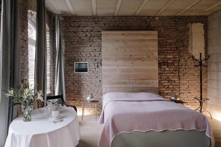 Room 16 of 88