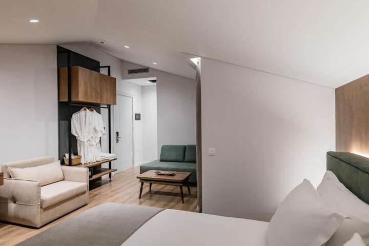 Room 64 of 189