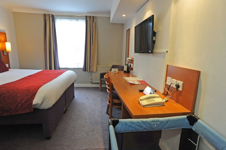 Room 2 of 55