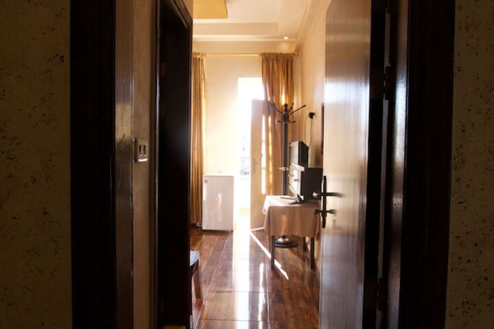 Ballroom/Hall 19 of 25