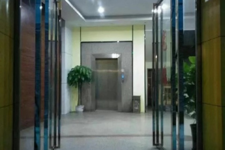 Hotel Interior 10 of 15