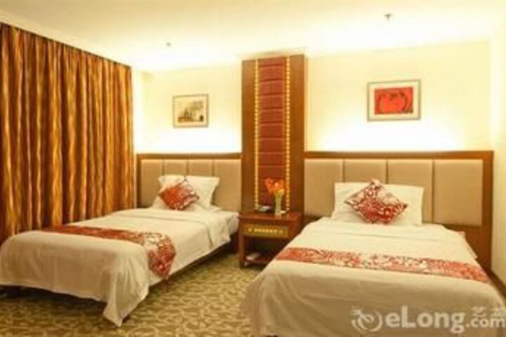 Room 6 of 26