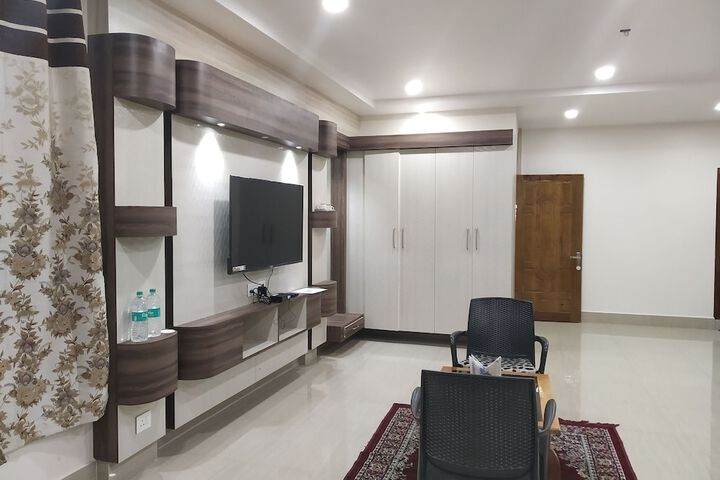 Room 16 of 104