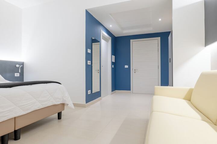 Room 12 of 42