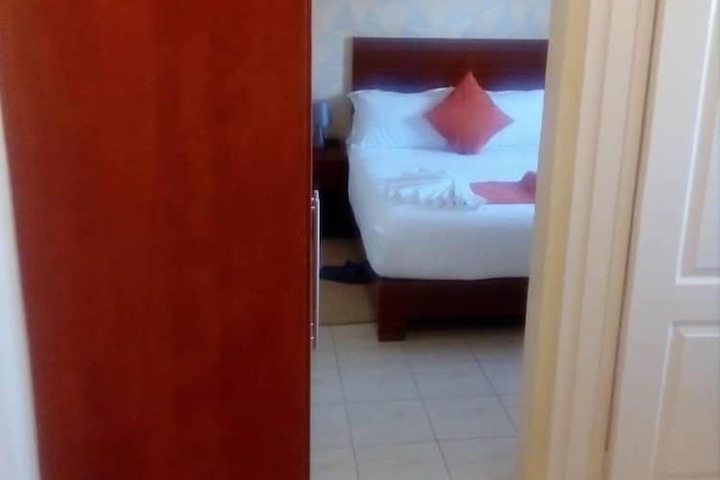 Room 7 of 37