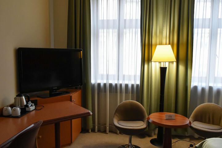 Room 34 of 168