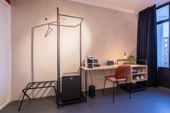 Room 13 of 46