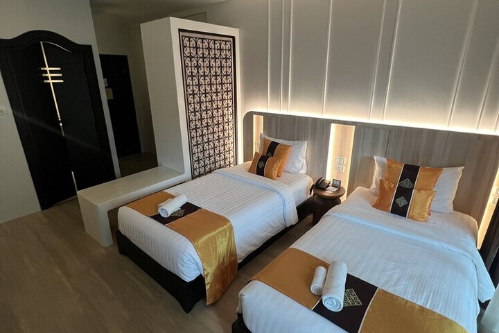 Room 12 of 31