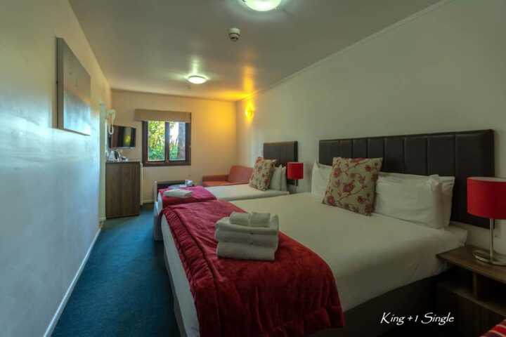 Room 16 of 40