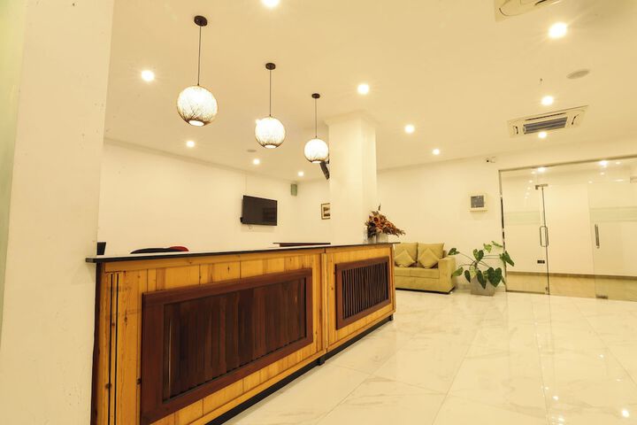 Check-in/check-out kiosk