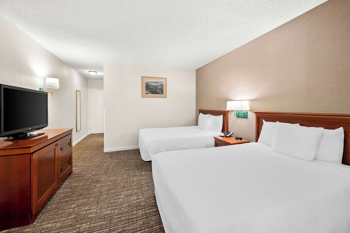 Accessible 2 Double Accessible Communication Assistance Walk in Shower Full Breakfast (7 of 21)