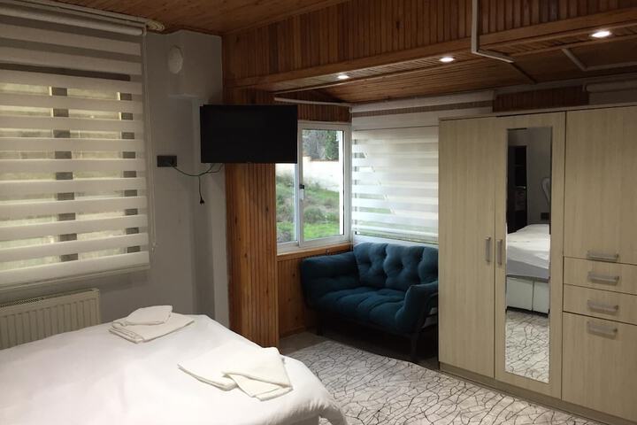 Room 10 of 27