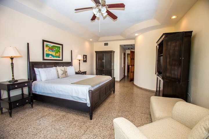 Room 2 of 35