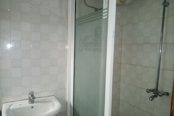 Room 4 of 11
