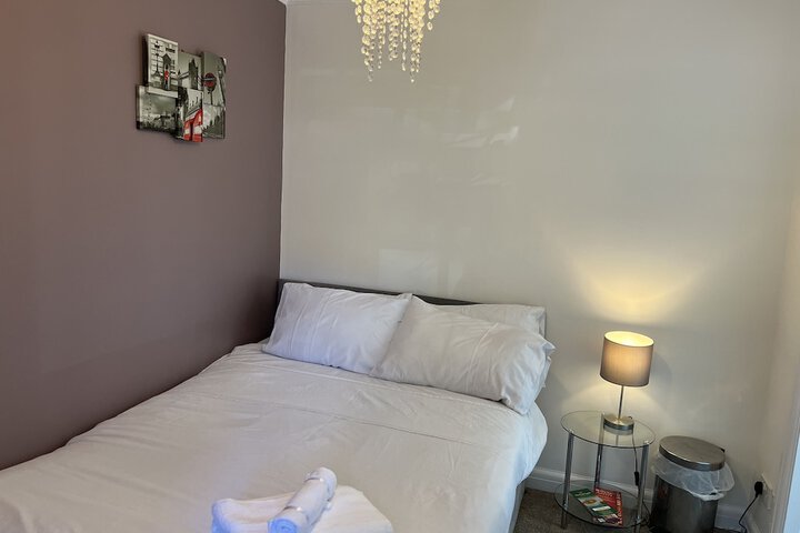 Room 2 of 17