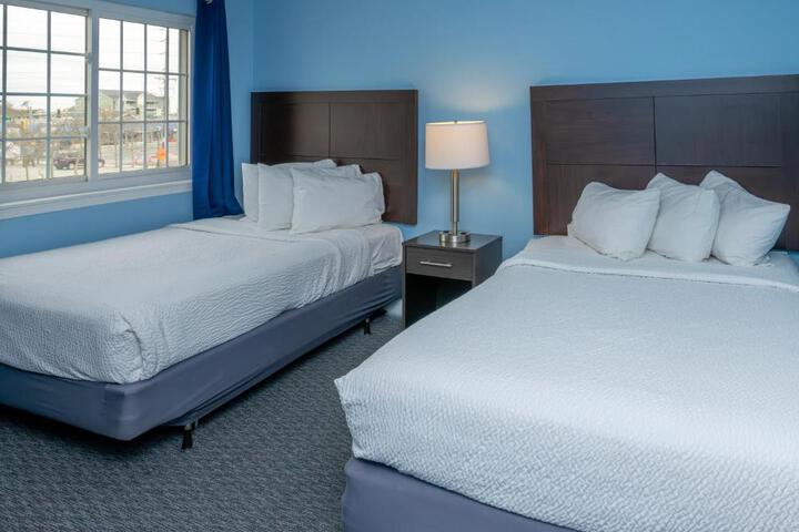 2 Double Beds (7 of 24)