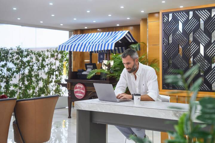 Guest Lobby