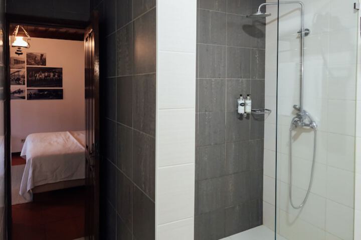 Room 53 of 88