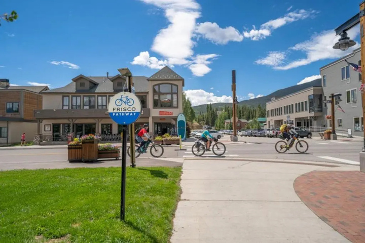 Exterior of Mountain Side #147d by Summit County Mountain Retreats
