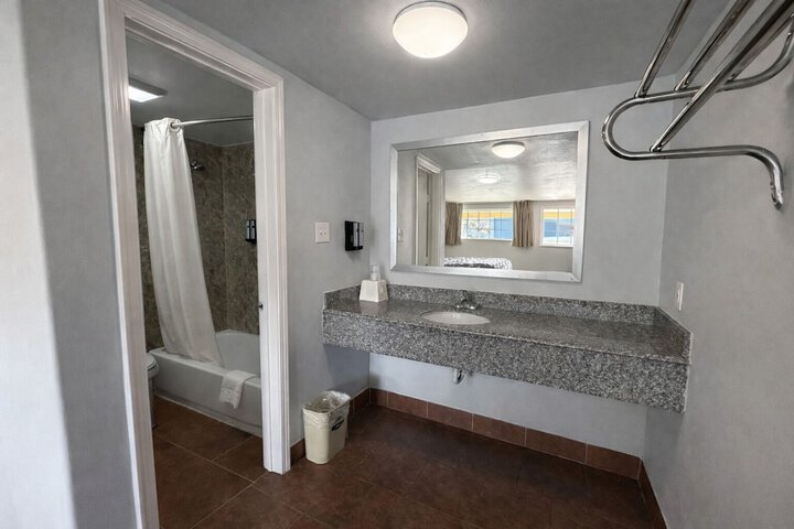 Room 25 of 25