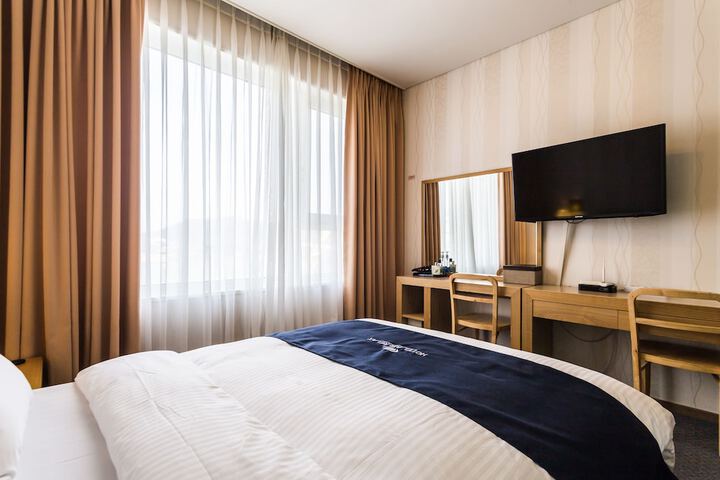 Room 15 of 117