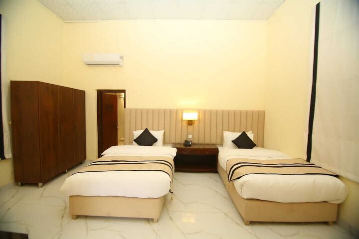 Room 4 of 31