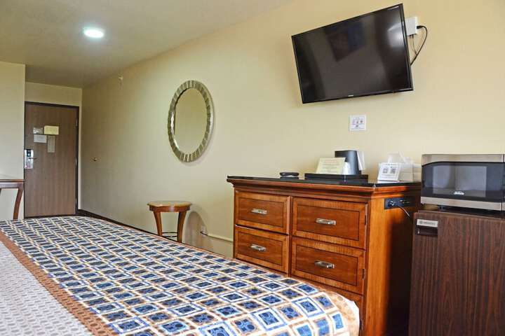 1 King Bed (23 of 27)