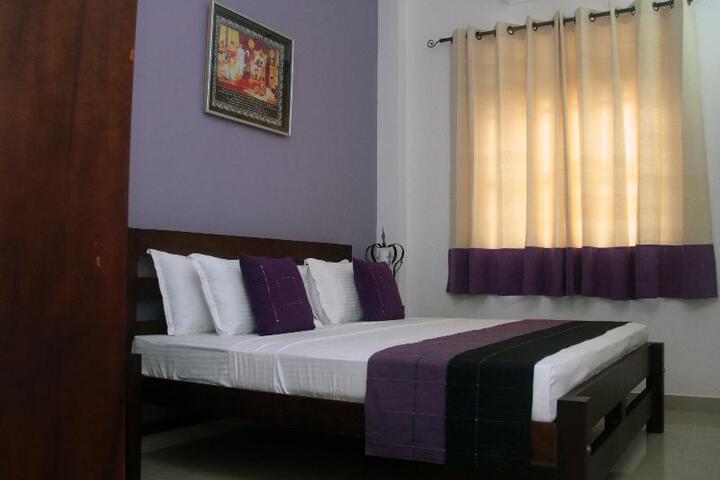 Room 2 of 6