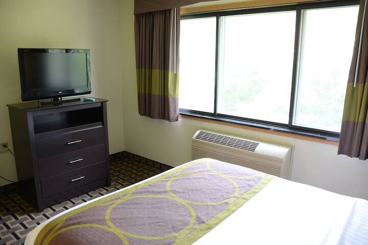 2 Queen Beds (17 of 21)