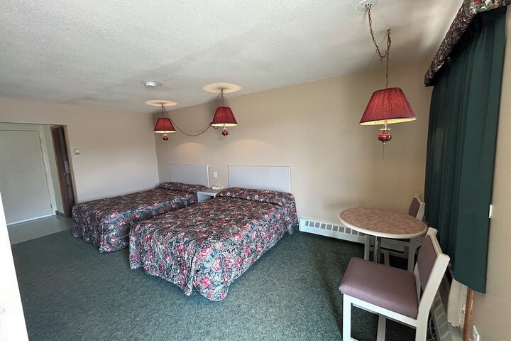 Room 9 of 20