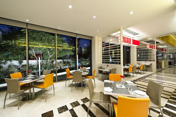 Dining 32 of 62