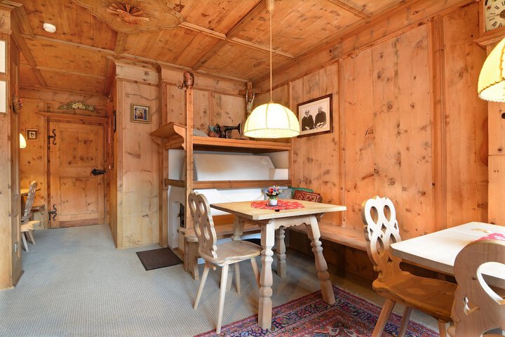 Room 10 of 24