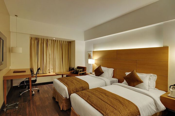 Room 16 of 52