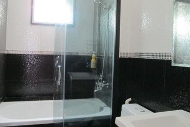 Room 3 of 32