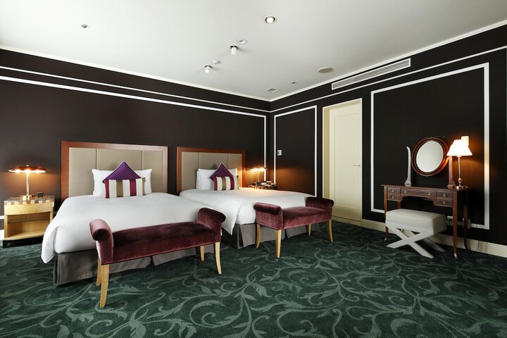 Room 26 of 148